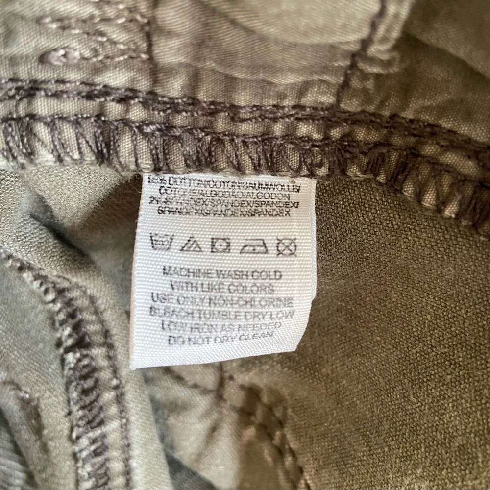 Free People Olive Green Cord Cropped Raw Hem Straight Jeans‎ Size 27